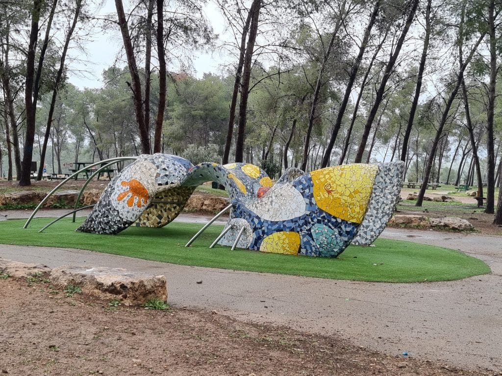 יער המלאכים שחריה מתקן מונגש