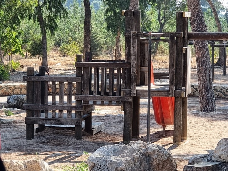 חניון כתף שאול מזרח מתקנים