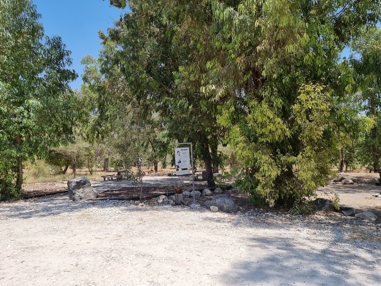 חניון פינת טל כניסה