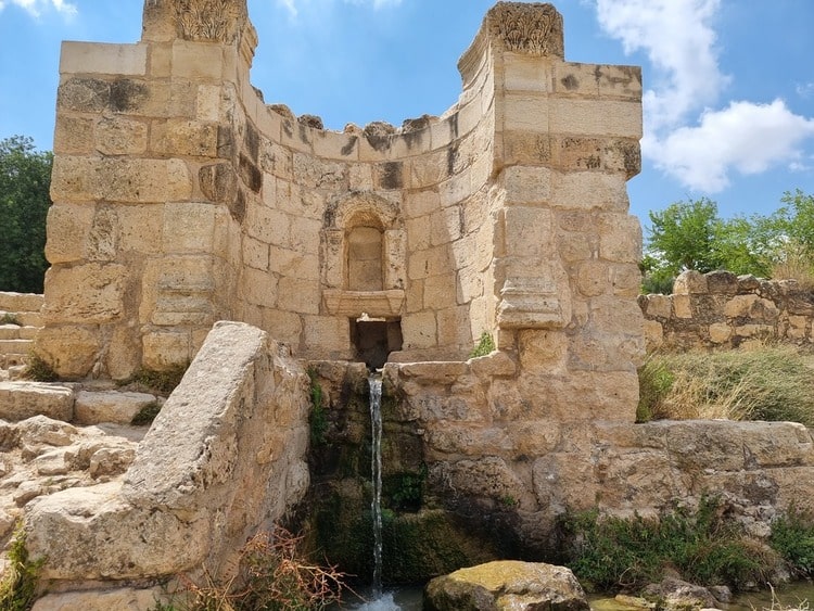 עין חניה