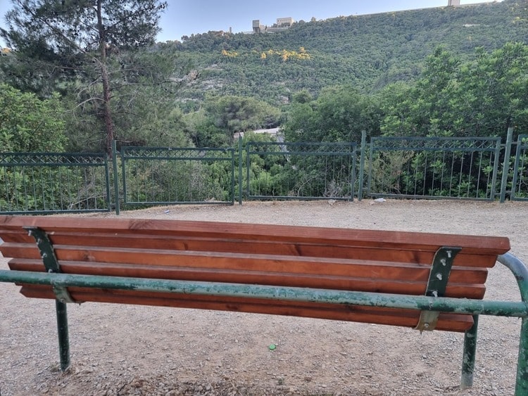 פארק נשר גשר תלוי ספסל