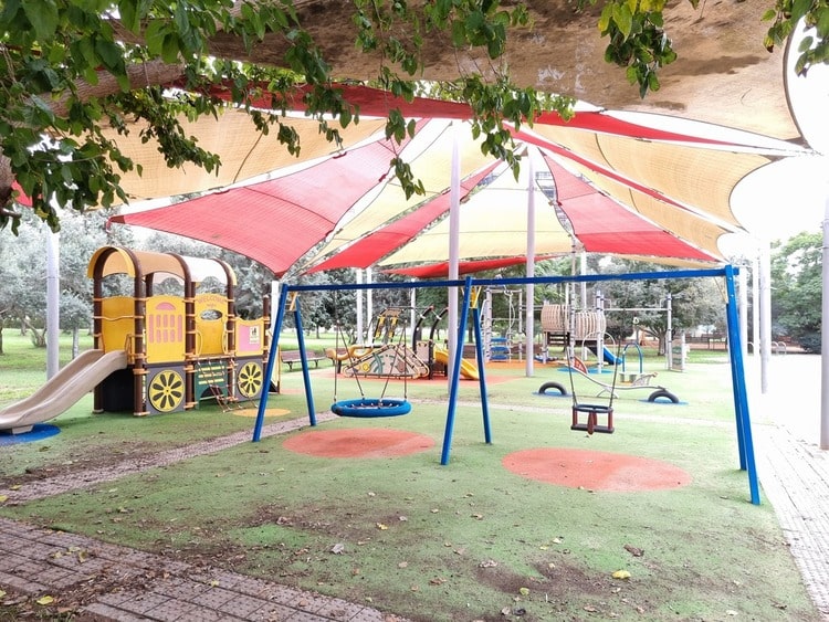 גן שפרינצק מתקני משחקים