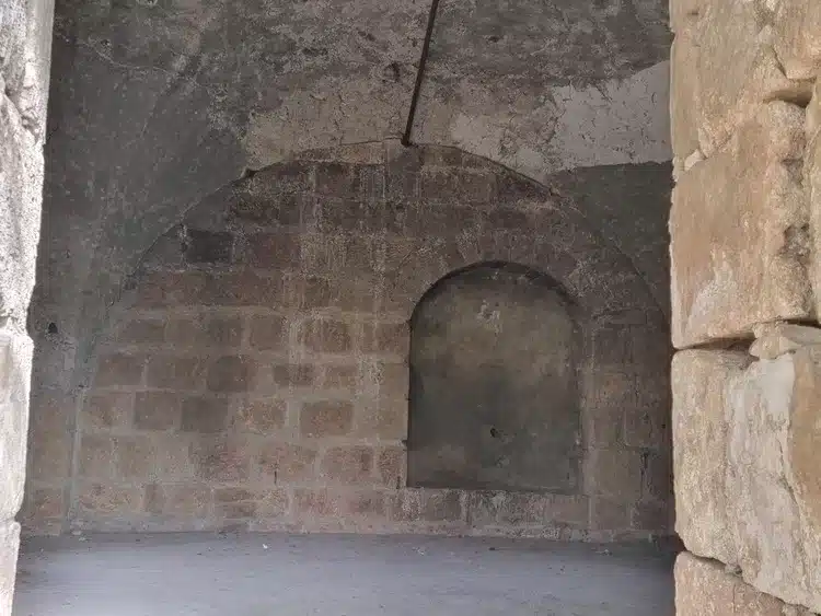 בית הקשתות קיבוץ הראל מבפנים