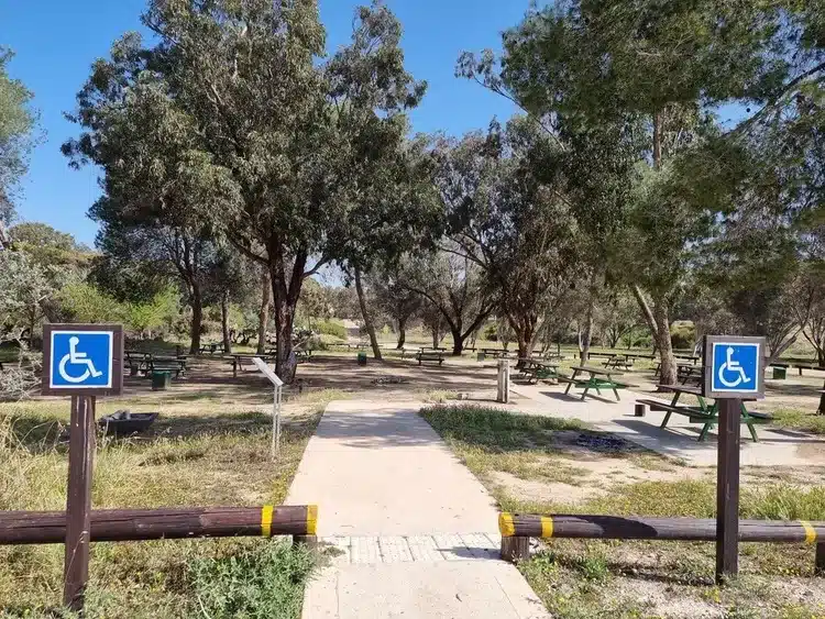 חניון רעים