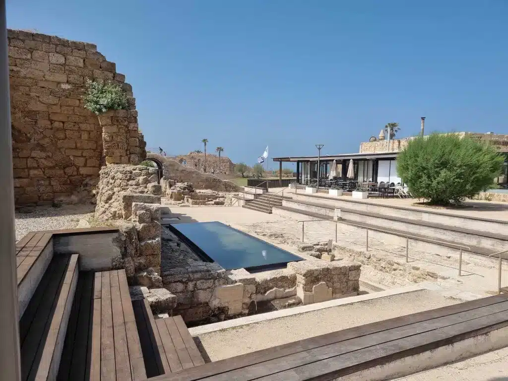 גן-לאומי-קיסריה-מיצג