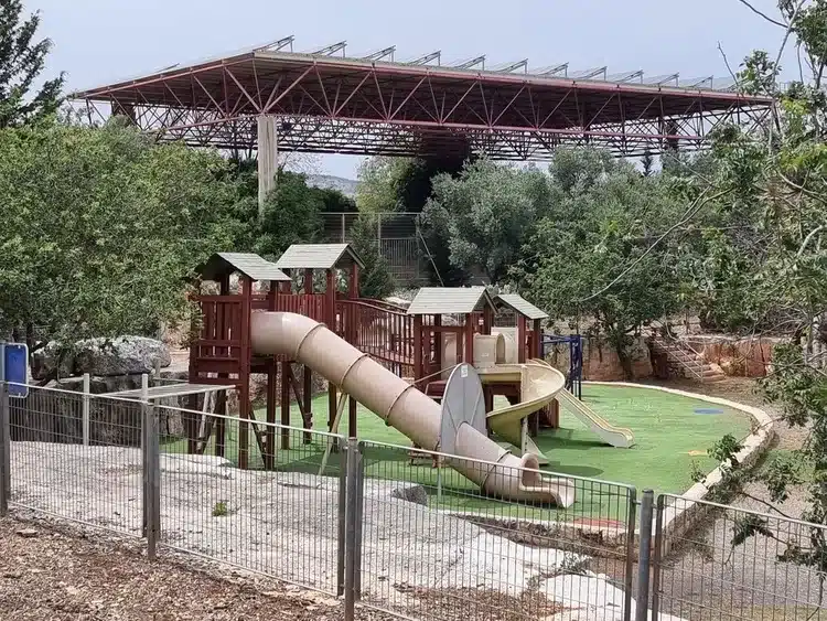 פארק הגליל ע_ש שמעון פרס_ פארק המחצבה מתקנים משחקים